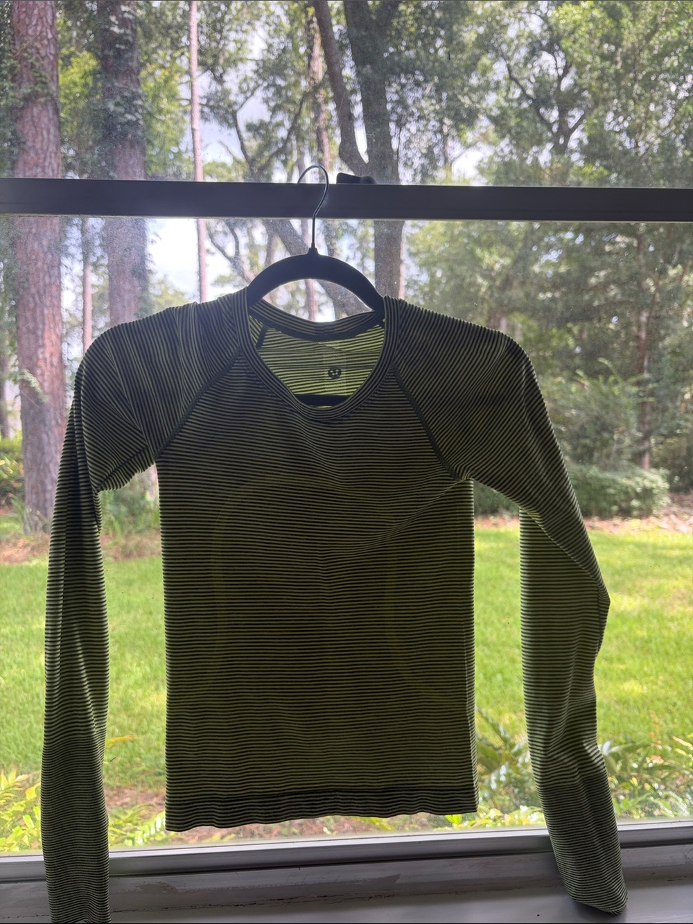 DISCONTINUE PATTERN LULULEMON SWIFTLY TECH, GREEN AND GREY, SIZE 2